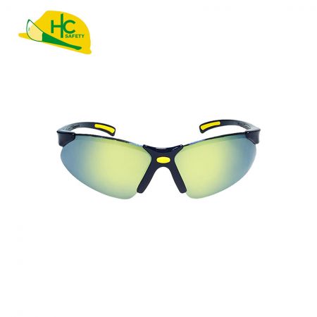 Anti-Scratch lenses with soft nose bridge for all day comfort.